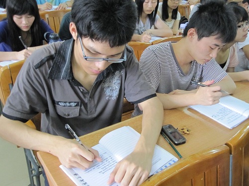 大学生当珍惜大学生活-学路网-学习路上 有我相伴